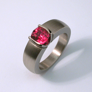  Ring Weissgold mit Spinell